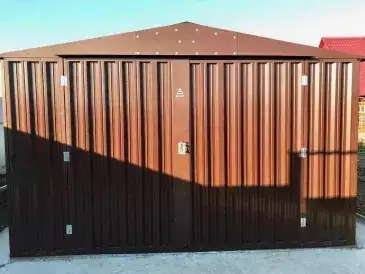 Большой гараж с увеличенной высотой в шоколадном цвете в с. Артюшкино, Сенгилеевский р-н, Ульяновская область