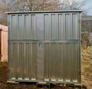 Хозблок в цинковом цвете с антивандальным засовом в д. Глухино, Клинский р-н, МО Хозблок в цинковом цвете с антивандальным засовом в д. Глухино, Клинский р-н, МО