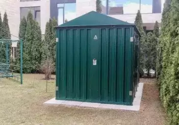 Хозблок для хранения инструментов в ярком зеленом цвете в дер. Покровское, Истринский округ, МО Хозблок для хранения инструментов в ярком зеленом цвете в дер. Покровское, Истринский округ, МО