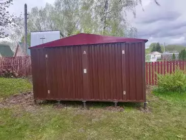 Гараж для хранения садового инвентаря в двойной расцветке в дер. Девяткино, Ступинский р-н, МО Гараж для хранения садового инвентаря в двойной расцветке в дер. Девяткино, Ступинский р-н, МО