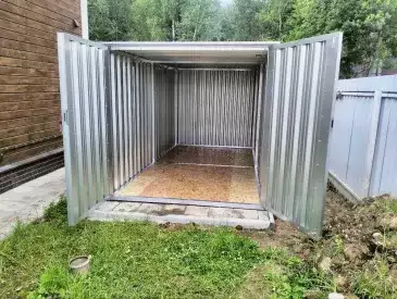 Хозблок для дачных принадлежностей в цинковом цвете в СНТ Лесная Поляна, Дмитровский р-н, МО Хозблок для дачных принадлежностей в цинковом цвете в СНТ Лесная Поляна, Дмитровский р-н, МО