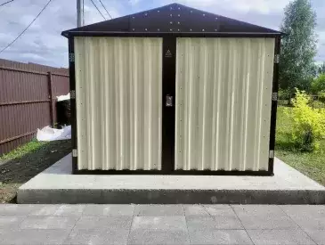 Гараж для квадроцикла и хозяйственных принадлежностей в комбинированной расцветке в с. Башино, Ясногорский р-н, Тульская обл. Гараж для квадроцикла и хозяйственных принадлежностей в комбинированной расцветке в с. Башино, Ясногорский р-н, Тульская обл.