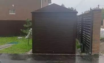 Хозблок для садового инвентаря в шоколадном цвете в пос. Петровский, Тульская обл. Хозблок для садового инвентаря в шоколадном цвете в пос. Петровский, Тульская обл.