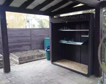 Роллетный шкаф для хранения вещей в серо-коричневом цвете в пос. Пестово, г.о. Мытищи, МО