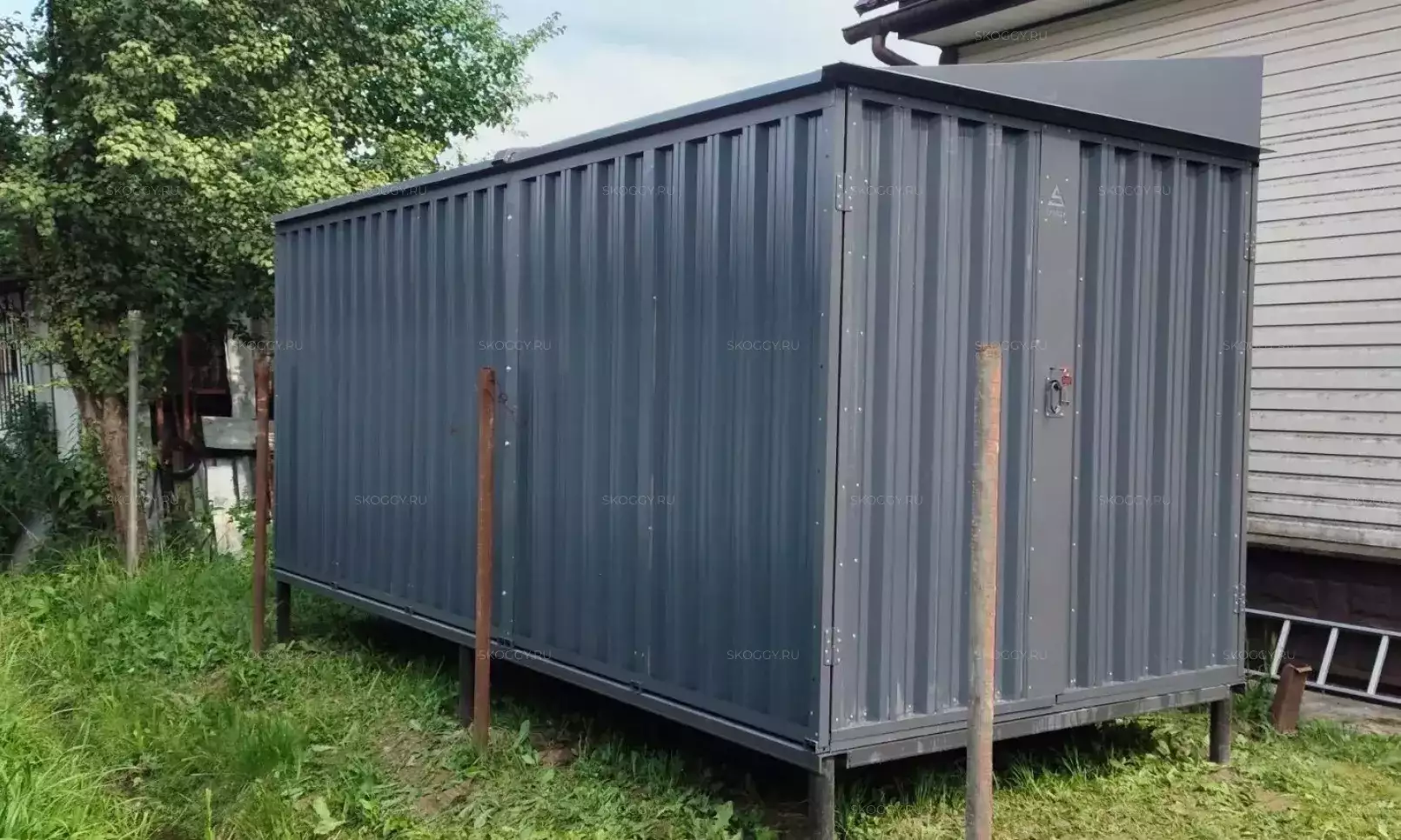 Универсальный хозблок СКОГГИ на загородном участке