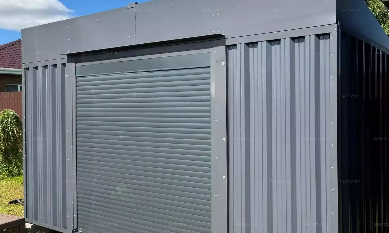 Функциональный хозблок 4×2,16 м в цвете графит (RAL 7024) с рольставней в Тверскую область